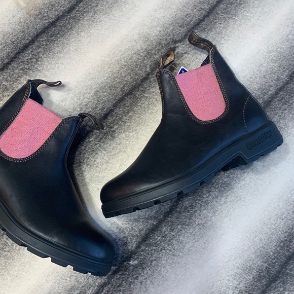 { Blundstone } 1377 Pale Pink Stout Brown Boots - Picture 4 of 13